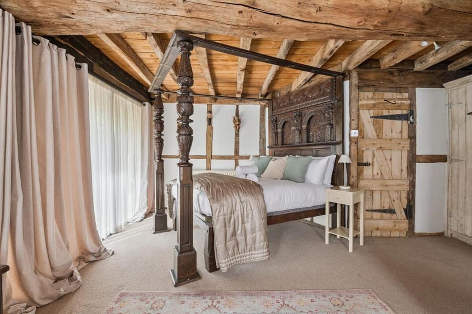2-Bed Barn Escape, Private Drive and Gardens - By Tempstay House in England