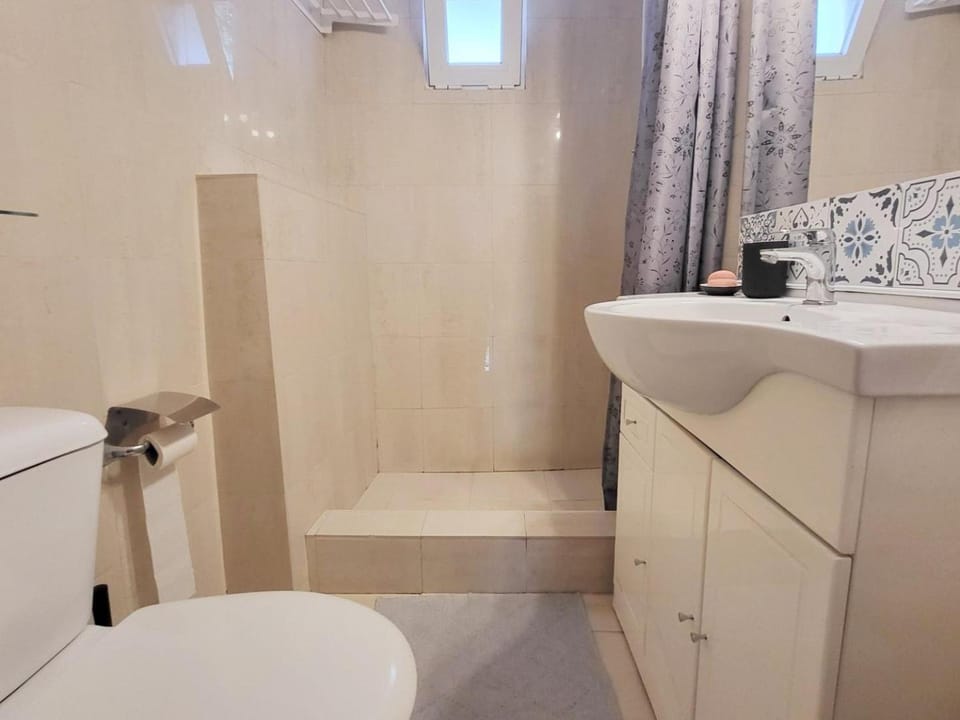 Cozy 2BR w/ Patio & Private Entry – Santos | By Airnest Apartment in Lisbon