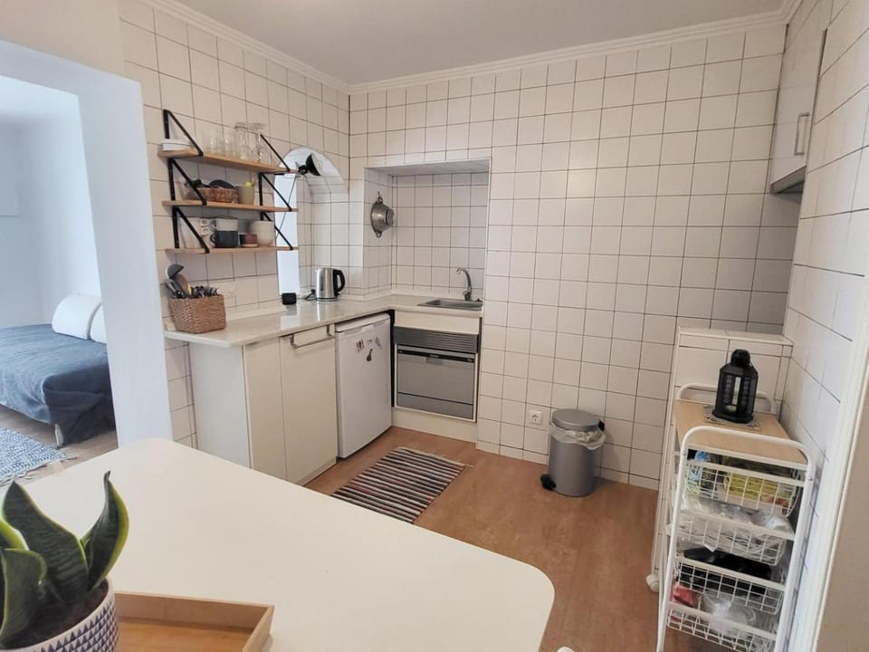 Cozy 2BR w/ Patio & Private Entry – Santos | By Airnest Apartment in Lisbon