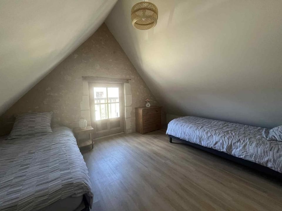 Bed, Photo of the whole room, Bedroom