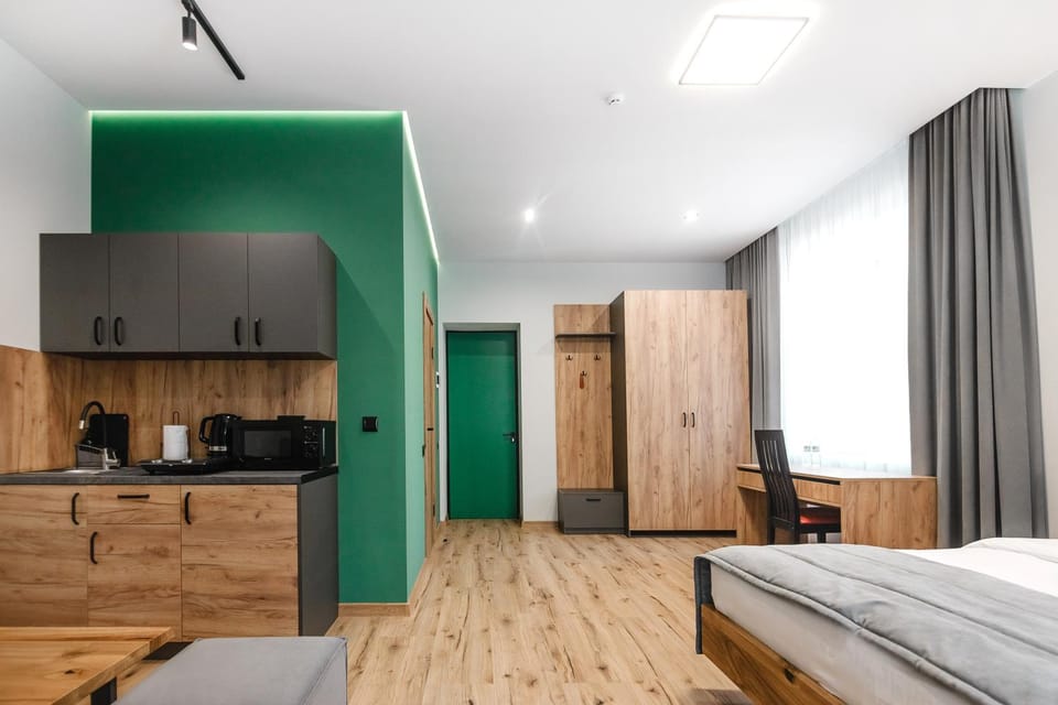 Bed, Kitchen or kitchenette, microwave