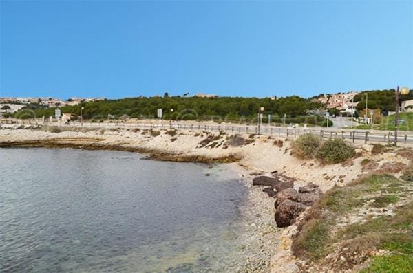 Apartment with sea view Apartment in Sausset-les-Pins