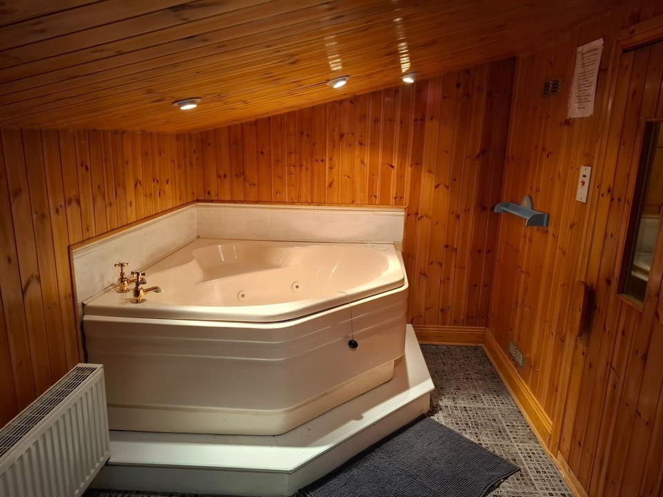 Bathroom, Bath