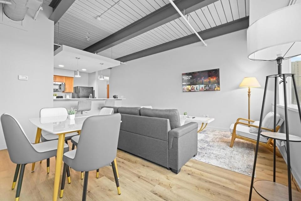 TV and multimedia, Kitchen or kitchenette, Living room, Dining area