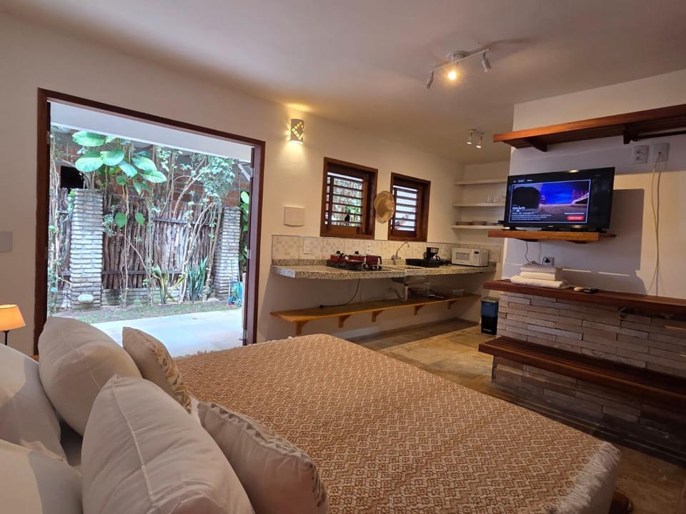 Bed, Kitchen or kitchenette, Living room