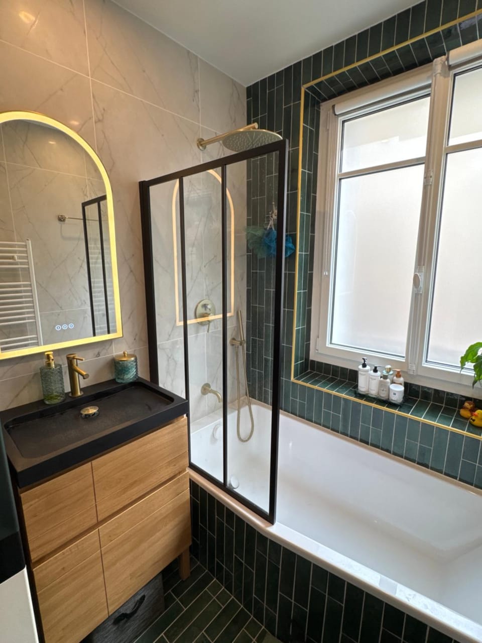 Bathroom, Bath, towels
