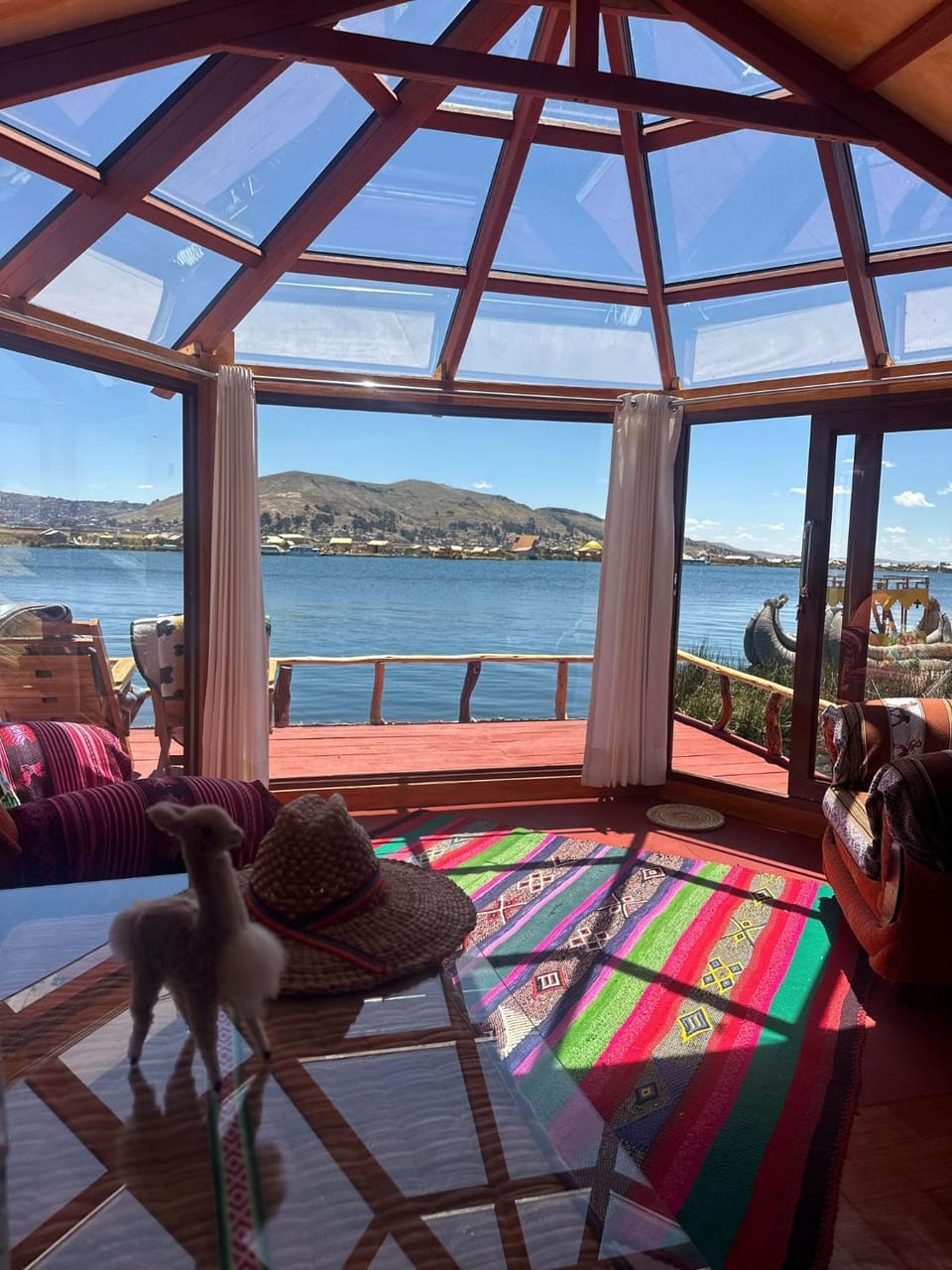Urosflotantelodge Nature lodge in Puno, Peru