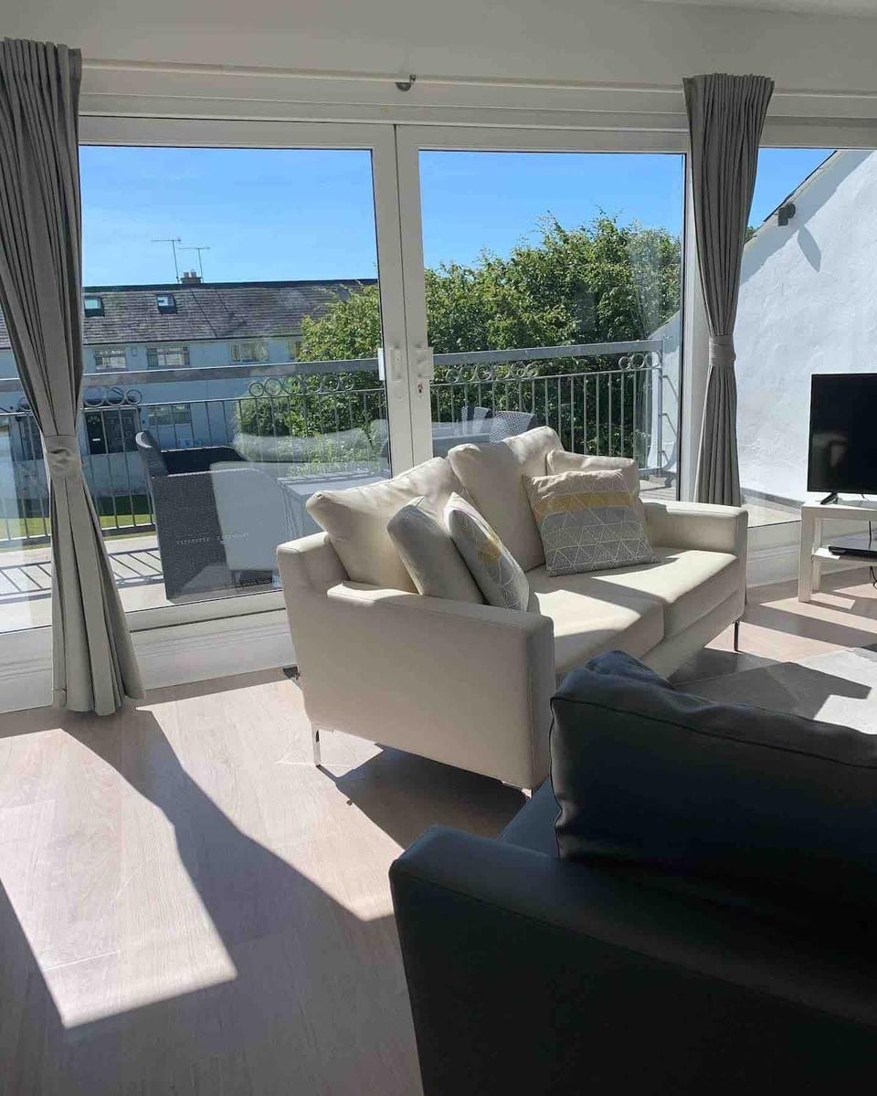 2 Bed Cottage Abersoch - close to beach and village - Pet Free House in Abersoch