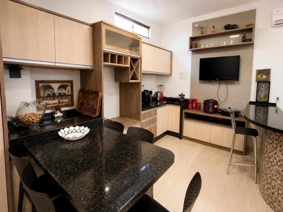 Kitchen or kitchenette, Dinner, kitchen