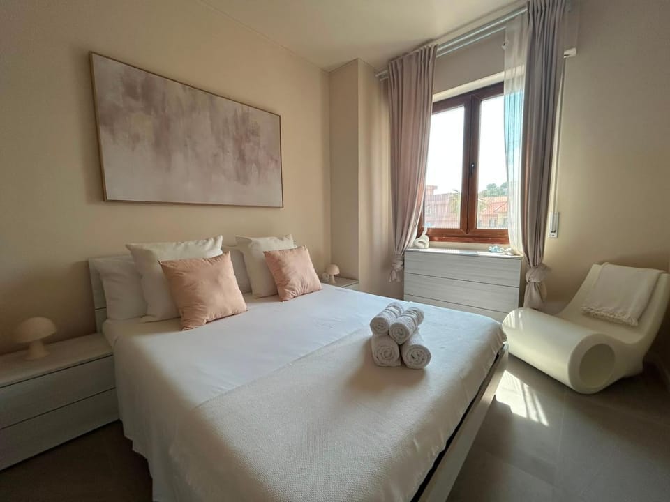 San Lorenzo Exclusive - Beachfront & Pools Apartment in Liguria
