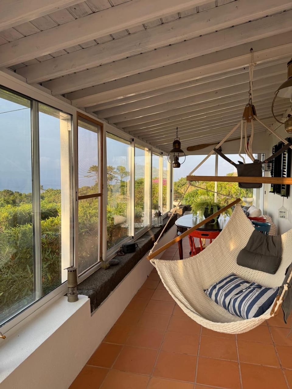 View (from property/room), Balcony/Terrace, sunbed