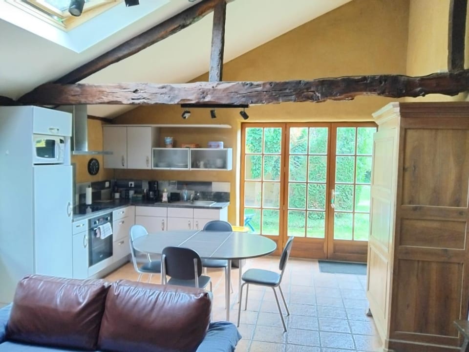 La Bouvardière, gîte au calme, en pleine campagne, tout près de Rennes House in Brittany