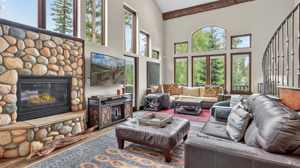 TV and multimedia, View (from property/room), Seating area, fireplace, furniture