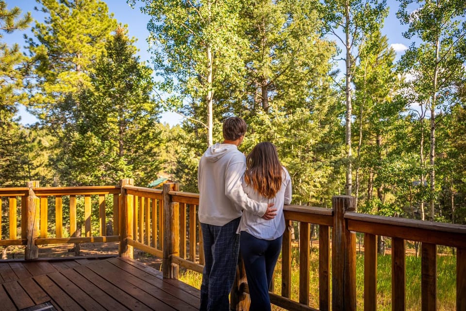 Timber A-Frame, Large Deck, Hot Tub, Fireplace House in Colorado