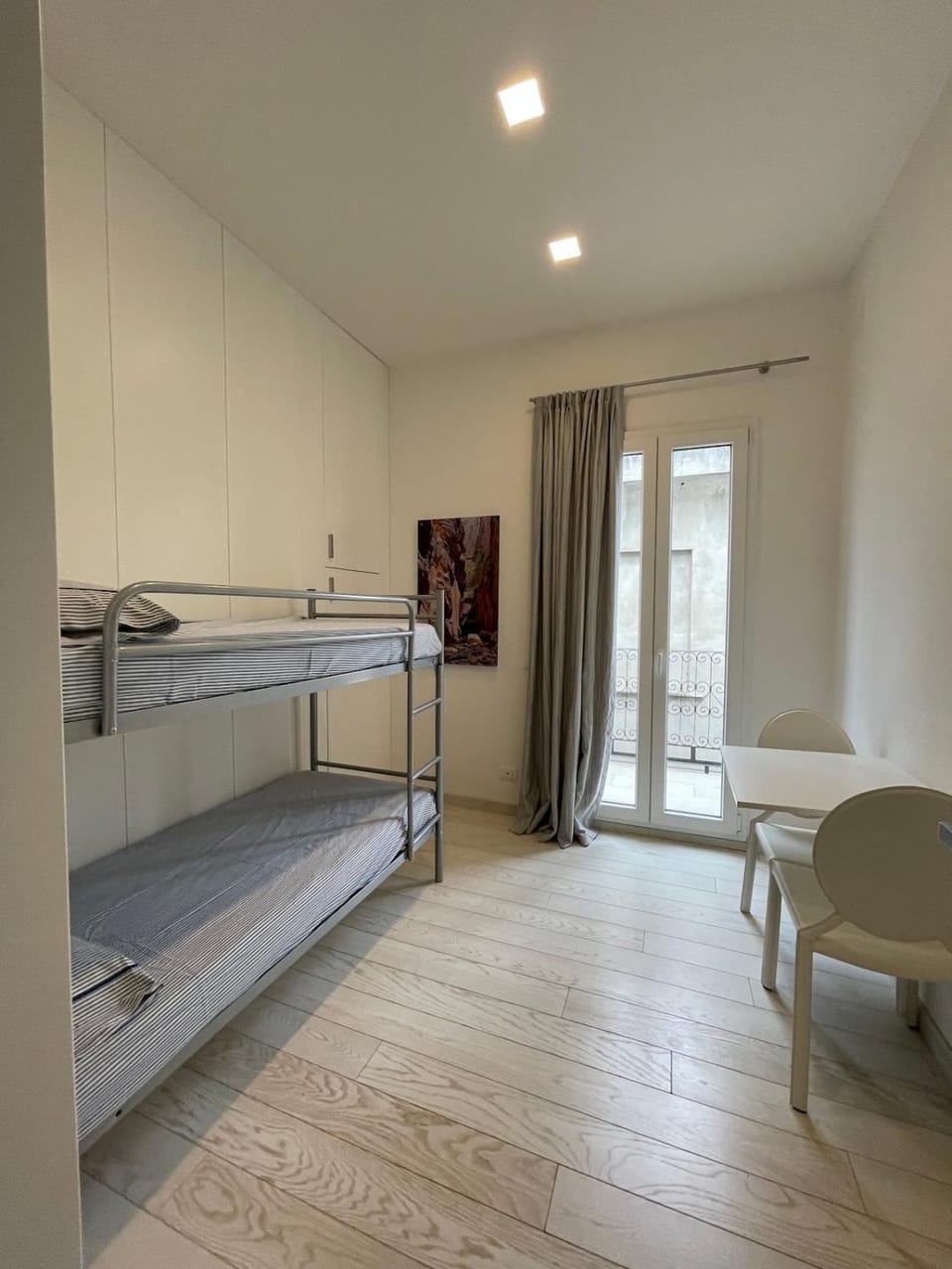 Stunning flat in medieval tower-aquarium, old town town, 7 floor beautiful view Apartment in Genoa