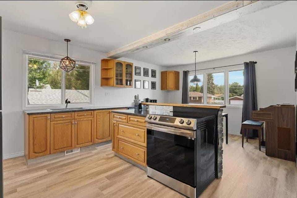 The Coal Stone throw away from Red Deer River 2BR House House in Drumheller