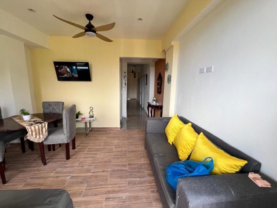 La Familia Apartamento Entero de 3 habitaciones con su baño en Samaná Bed and Breakfast in Samaná Province