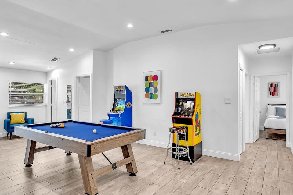 Billiard, Game Room