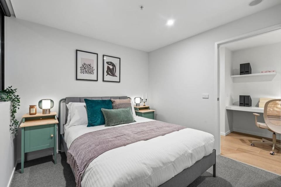 Steps to the River, Minutes to the City Apartment in Abbotsford