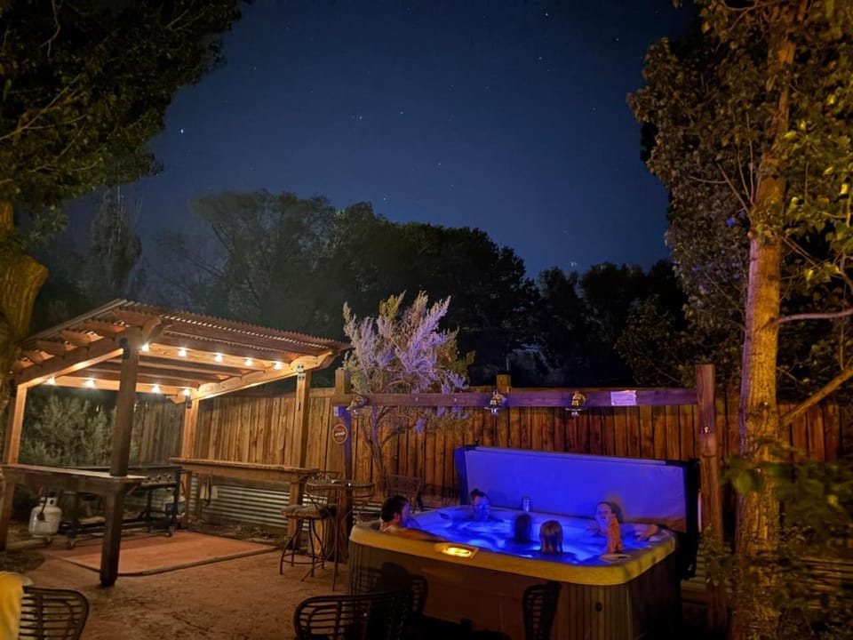 Night, Hot Tub
