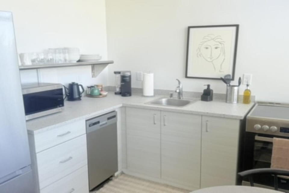 Cozy Studio with Parking, and Kitchen Apartment in Spokane