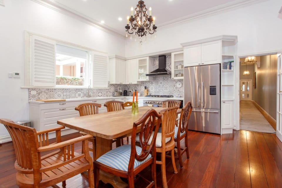 Kitchen or kitchenette, Seating area, Dining area, dishwasher, oven, stove