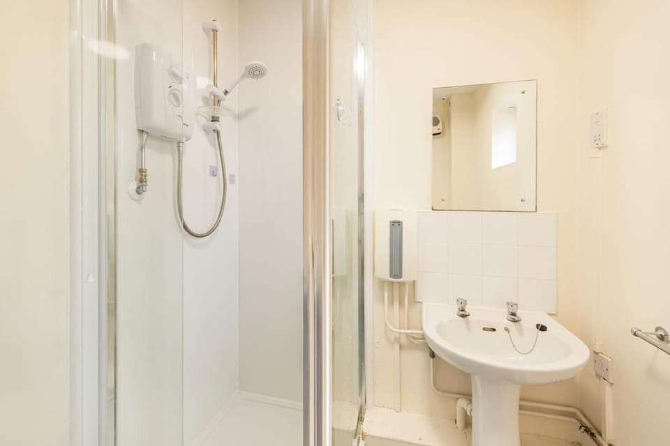Affordable Ensuite Rooms Near Central Nottingham House in Nottingham