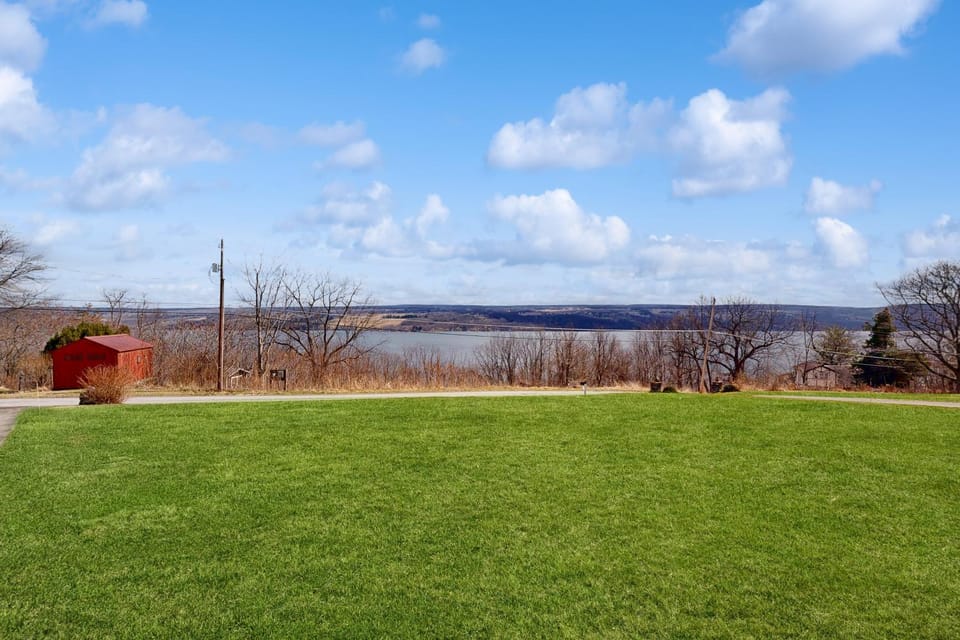 The Glenora Guesthouse House in Seneca Lake