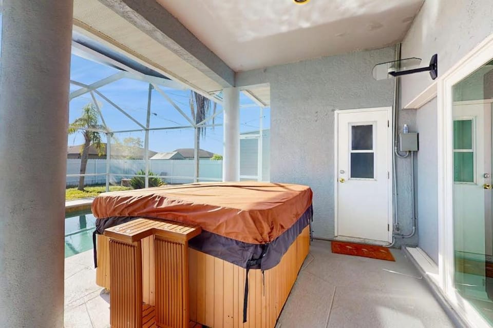 Coral Palm Villa House in Cape Coral