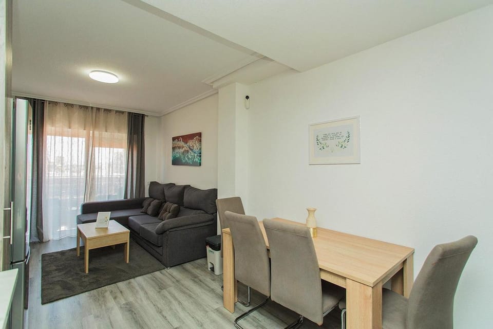 001 Lirio Apartment - Alicante Holiday Apartment in Torrevieja