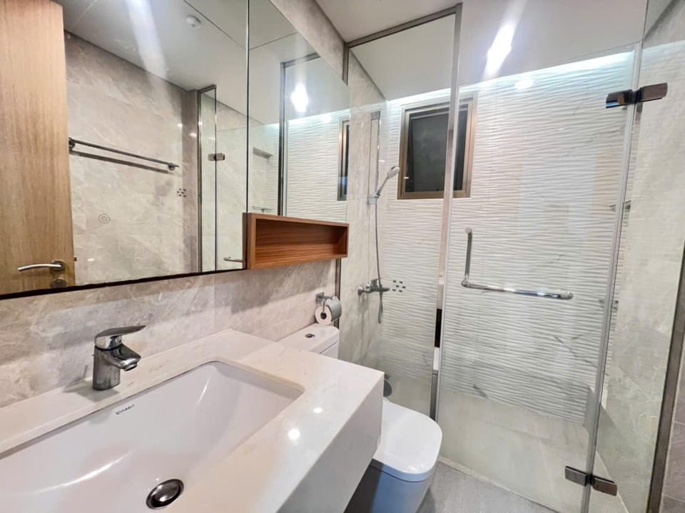 Shower, Toilet, Bathroom, Bath, towels
