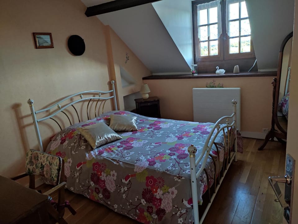 Hébergement dans une grande maison à la campagne Apartment in Normandy