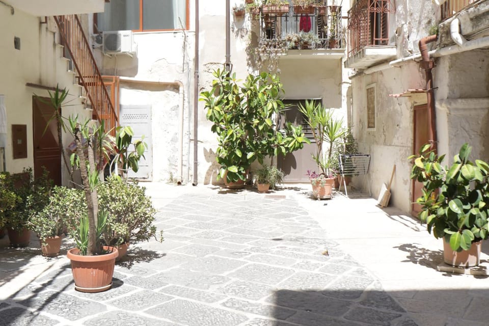 Golden Saint Nicholas Bed and Breakfast in Bari