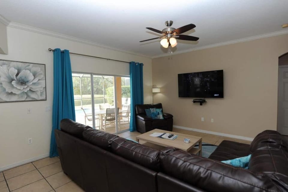 Tranquil Waters Haven by Paradise Resort Vacations House in Kissimmee