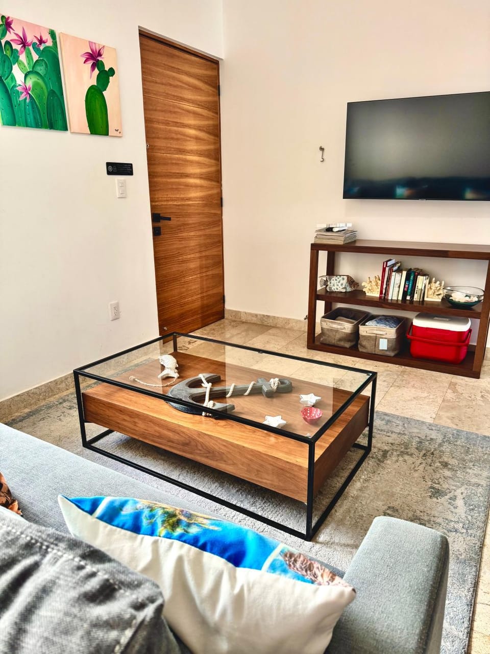 Communal lounge/ TV room, TV and multimedia, Living room
