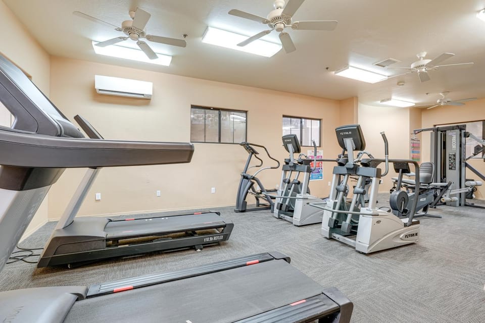 1 Mi to Golf: Lake-View Condo w/ Pool in Chandler! House in Chandler