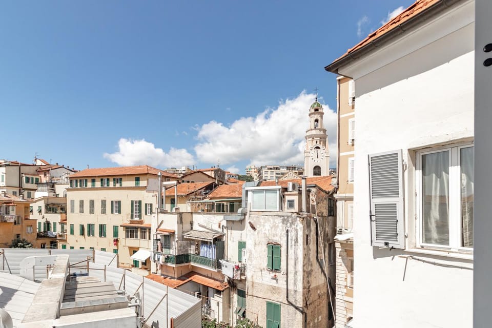 Property building, Day, City view