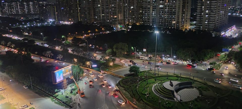 AQQUA suites hotel Fusion Ufairia Mall Apartment in Noida
