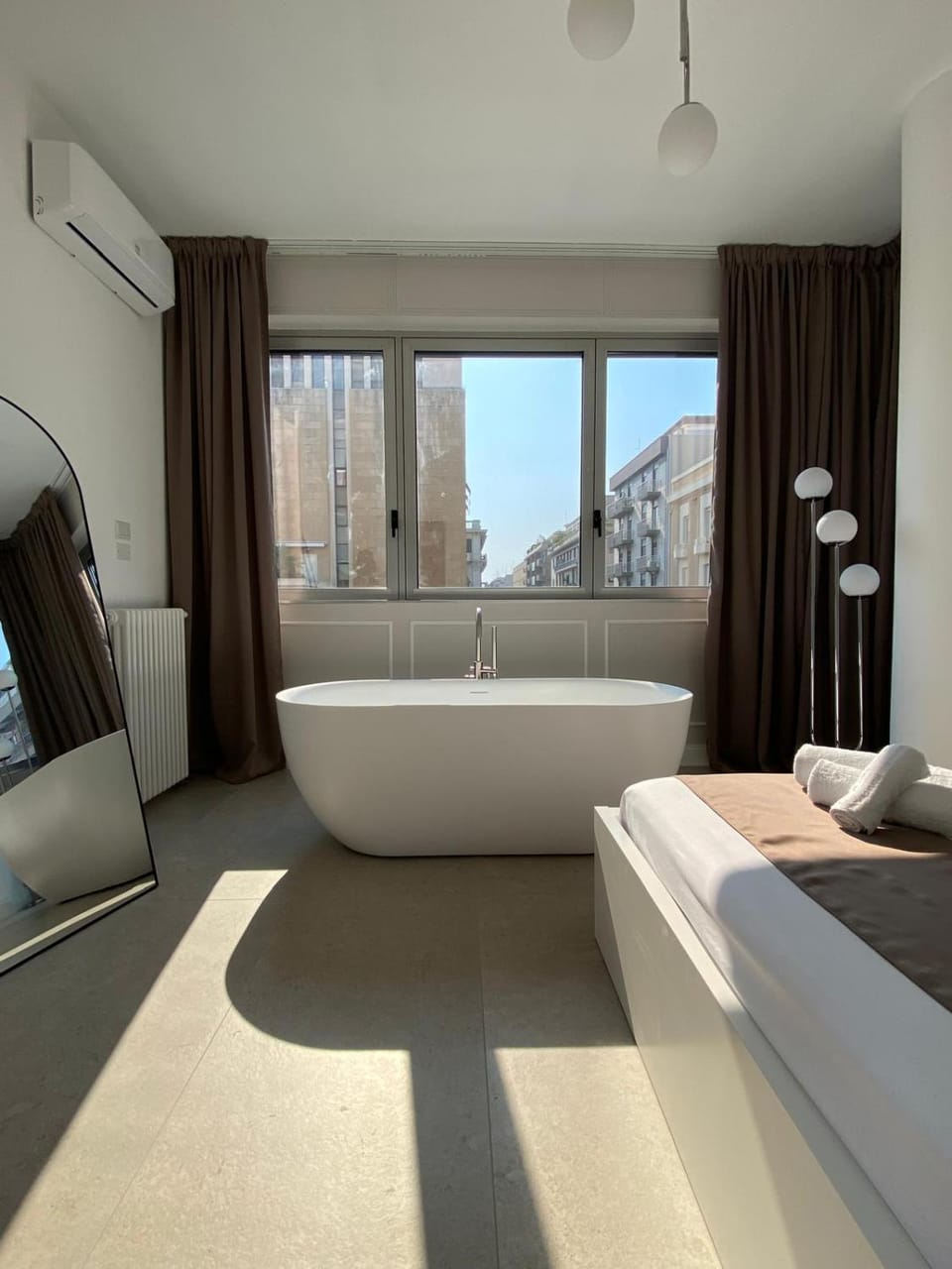 Bed, Photo of the whole room