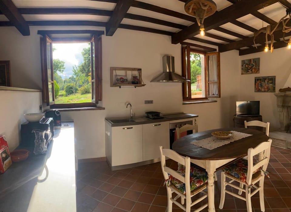 Kitchen or kitchenette, Dining area, dishwasher, oven, pet friendly, stove