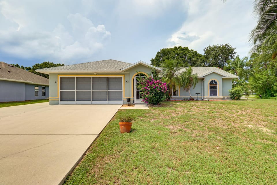 7 Mi to River and Ocean Family Getaway in Sebastian House in Sebastian