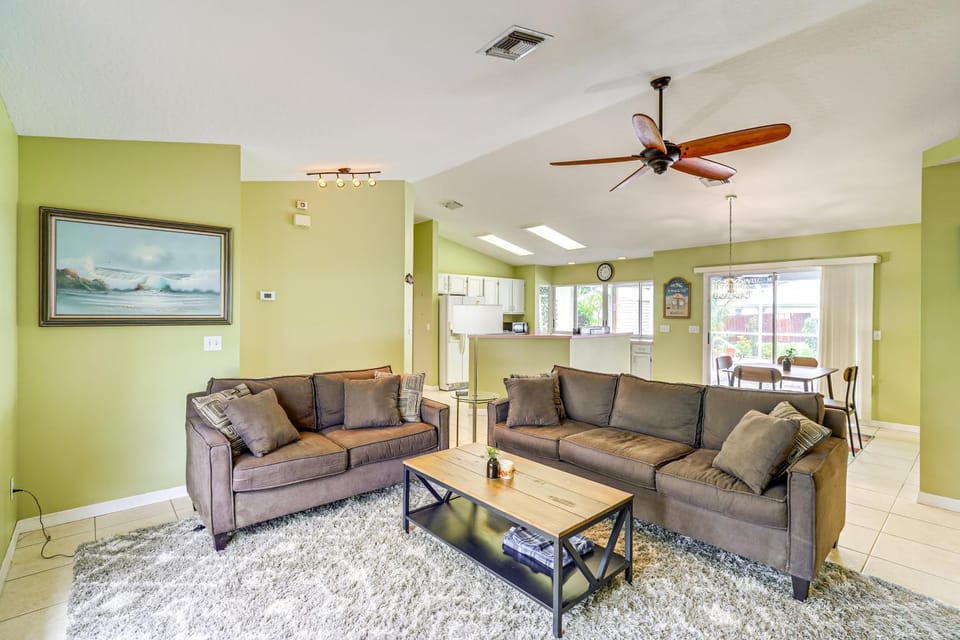 7 Mi to River and Ocean Family Getaway in Sebastian House in Sebastian