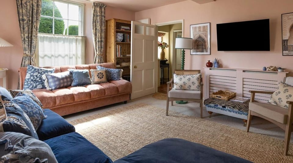 TV and multimedia, Living room, Photo of the whole room, Seating area