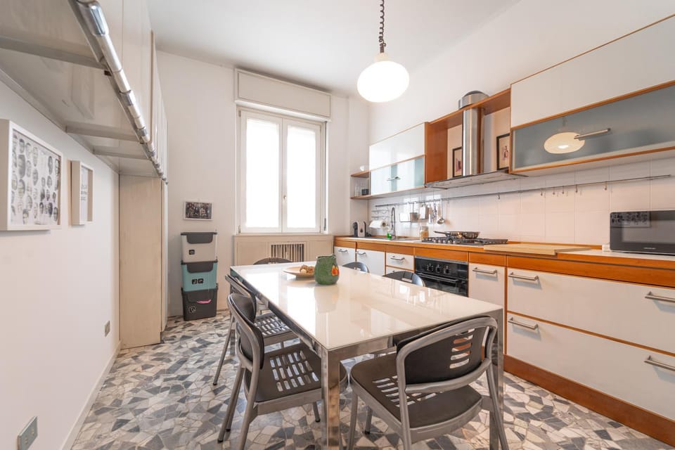 Kitchen or kitchenette, oven, stove