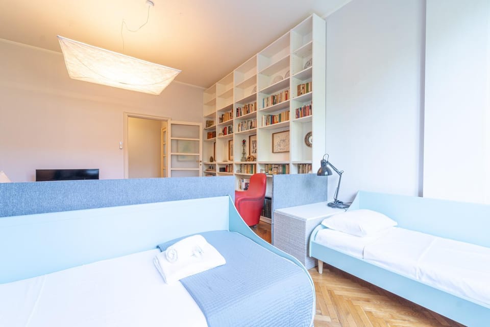 Living room, Photo of the whole room, Seating area