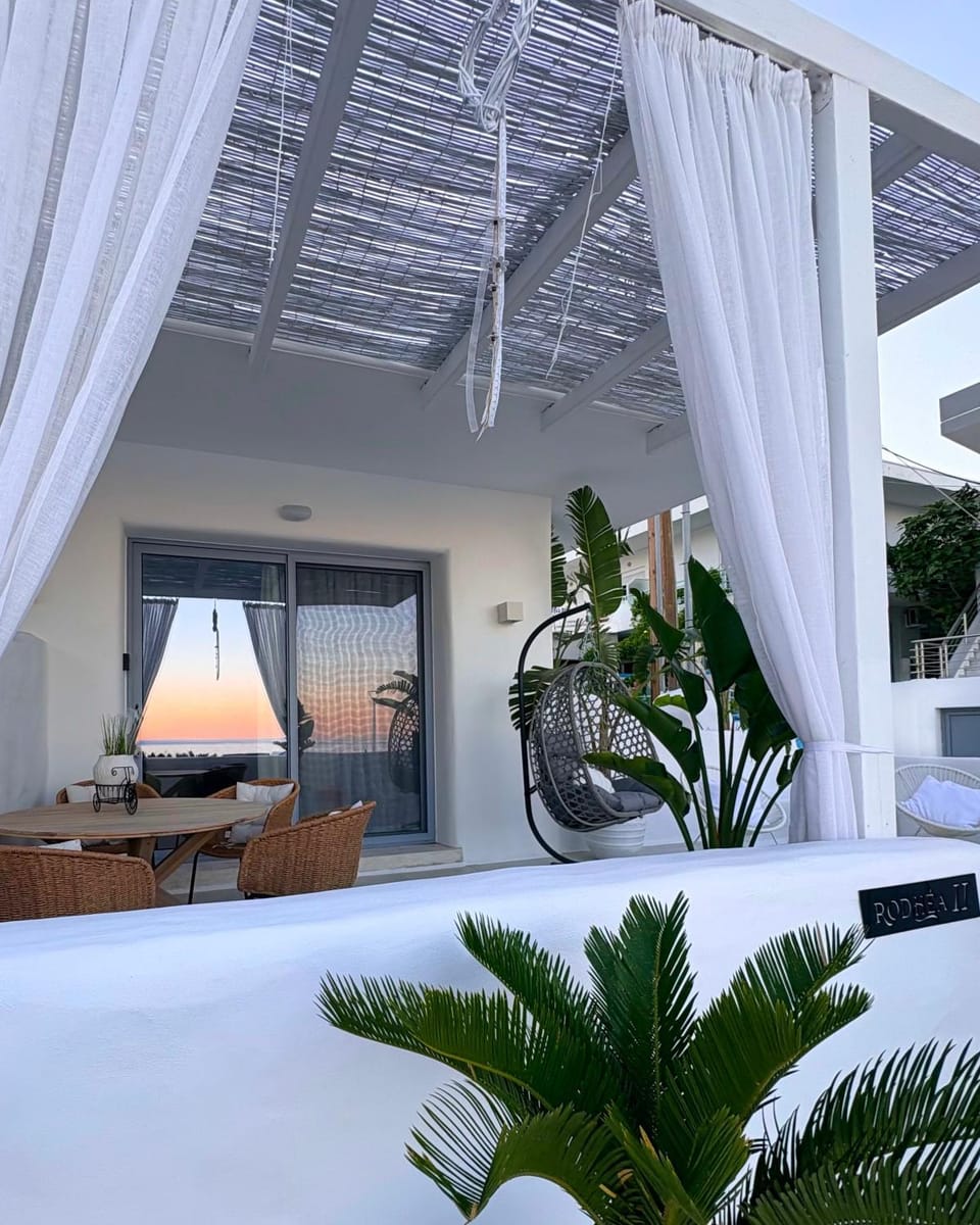 View (from property/room), Balcony/Terrace, Seating area