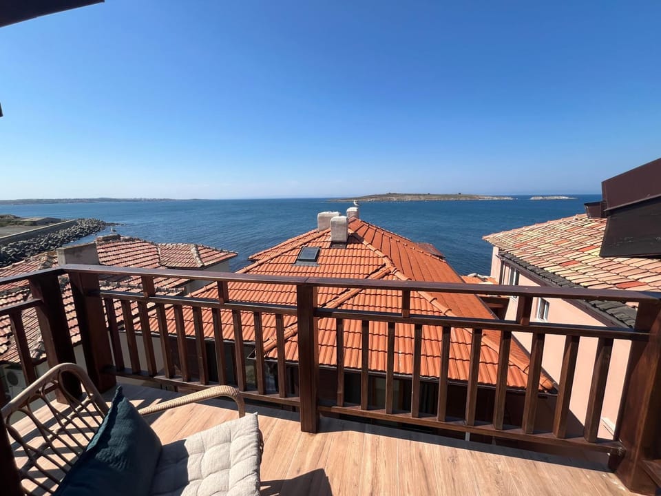 View (from property/room), Balcony/Terrace, Sea view