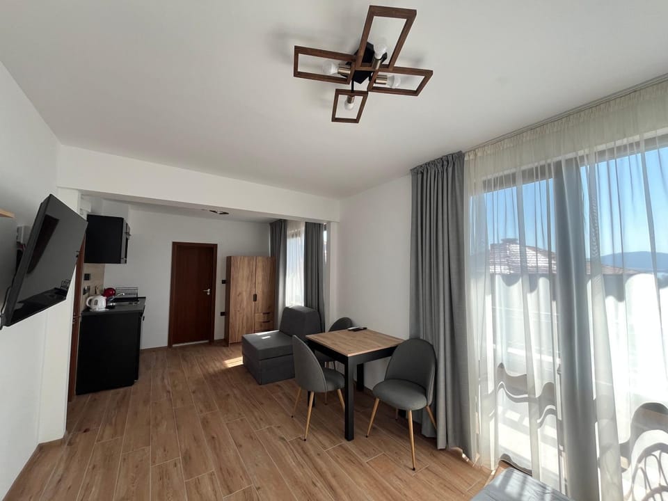 TV and multimedia, Kitchen or kitchenette, Sea view