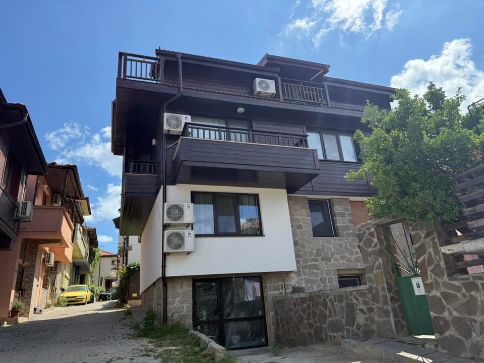 Property building, Day