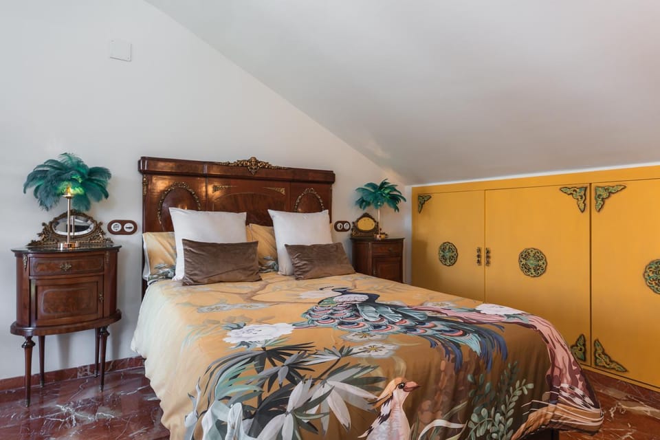 Bed, Photo of the whole room, Bedroom